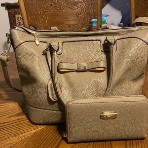 🎉 Taupe Purse & Wallet Set. Shoulder bag & matching wallet.